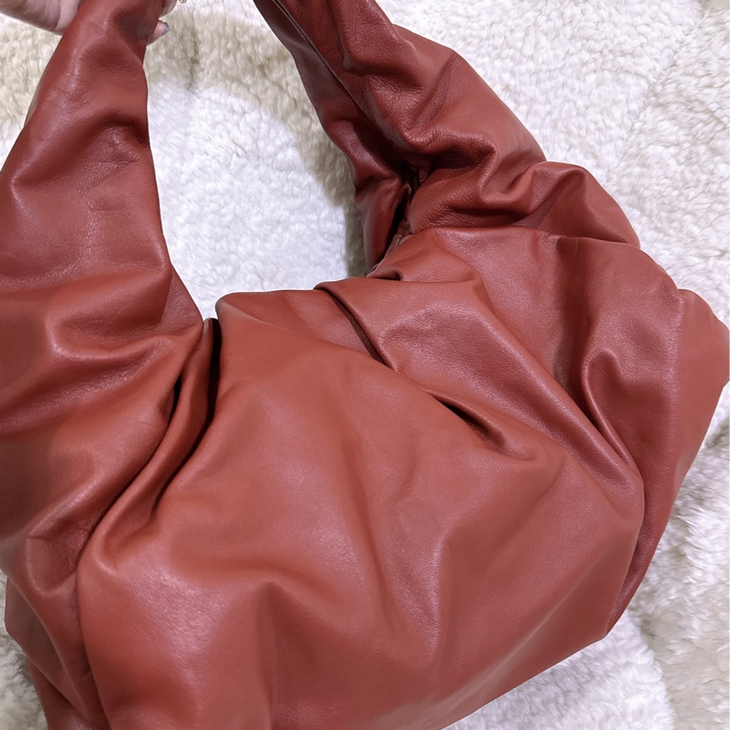 二手 BV Bottega Veneta 雲朵包可頌包 （酒紅色）-47