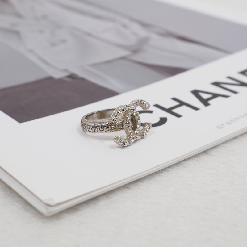 Chanel 15V Ring 淡金經典水鑽雙C戒指-5