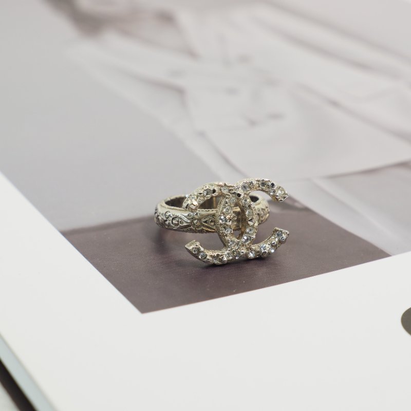 Chanel 15V Ring 淡金經典水鑽雙C戒指-9