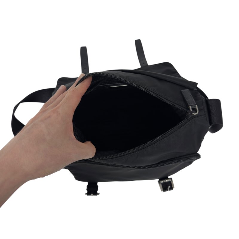 PRADA 三角標 斜揹袋-16