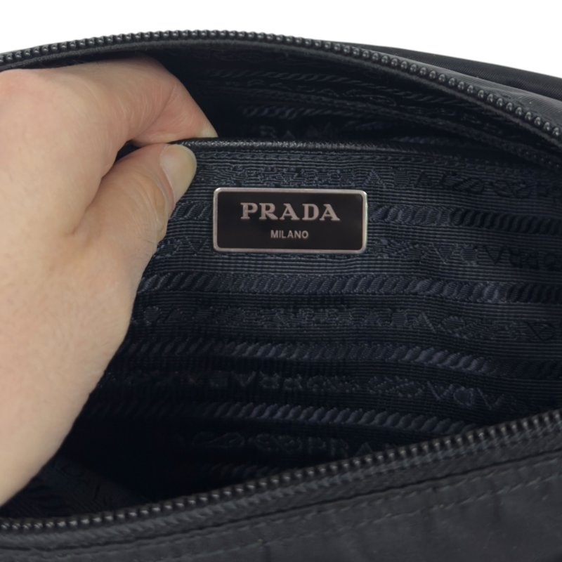 PRADA 三角標 斜揹袋-17
