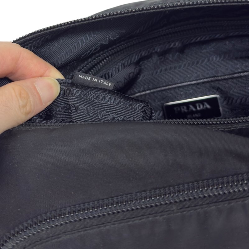 PRADA 三角標 斜揹袋-18