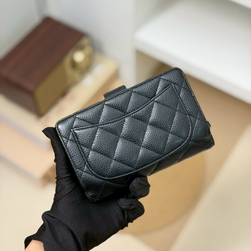 🏷Chanel 香奈兒．Coco 對開中夾-1