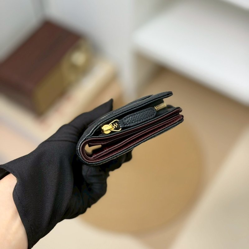 🏷Chanel 香奈兒．Coco 對開中夾-3