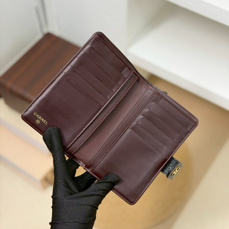 🏷Chanel 香奈兒．Coco 對開中夾-16