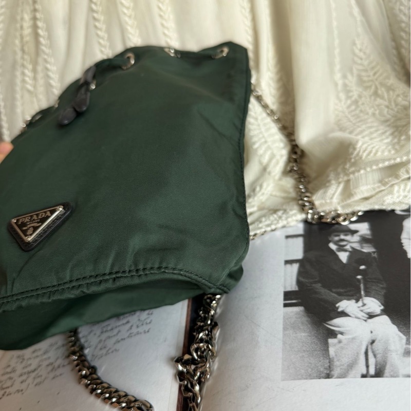 普拉達 Prada 尼龍抽繩水桶包 re nylon 降落傘布 斜背包 綠色-3