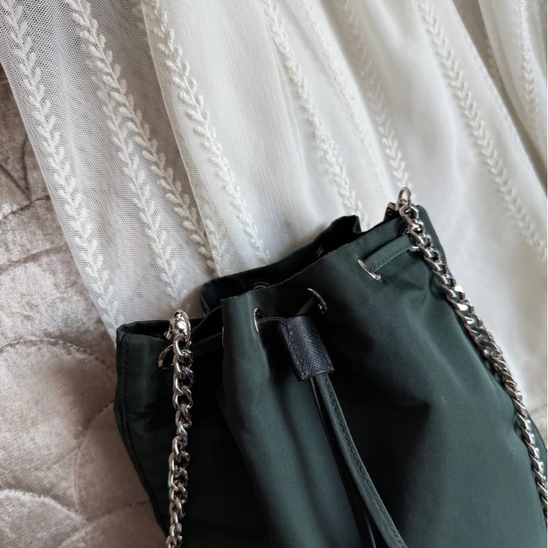 普拉達 Prada 尼龍抽繩水桶包 re nylon 降落傘布 斜背包 綠色-8