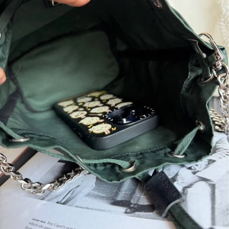 普拉達 Prada 尼龍抽繩水桶包 re nylon 降落傘布 斜背包 綠色-10