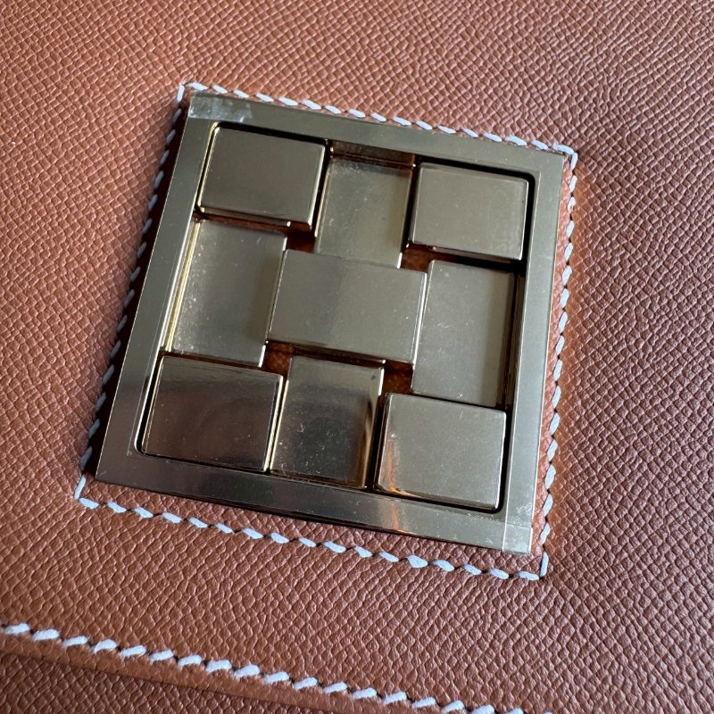 💥絕版款 Hermes 棕色馬賽克金釦肩背斜背兩用包24CM-5