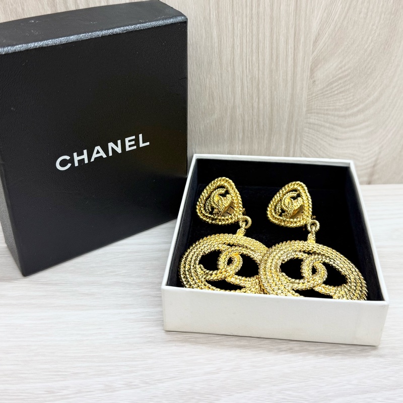 CHANEL金色vintage圓形簍空雙C耳夾 復古-1
