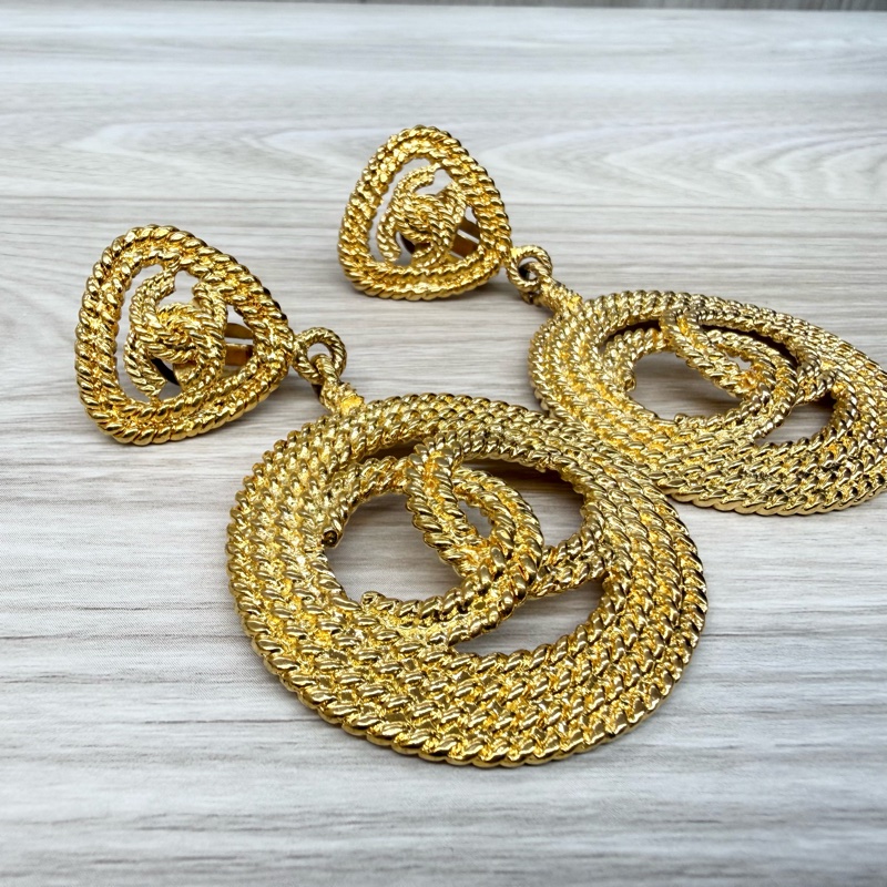 CHANEL金色vintage圓形簍空雙C耳夾 復古-3