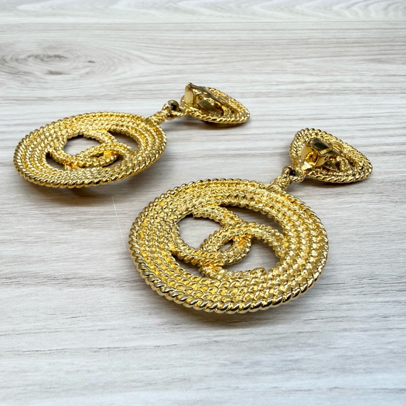 CHANEL金色vintage圓形簍空雙C耳夾 復古-5