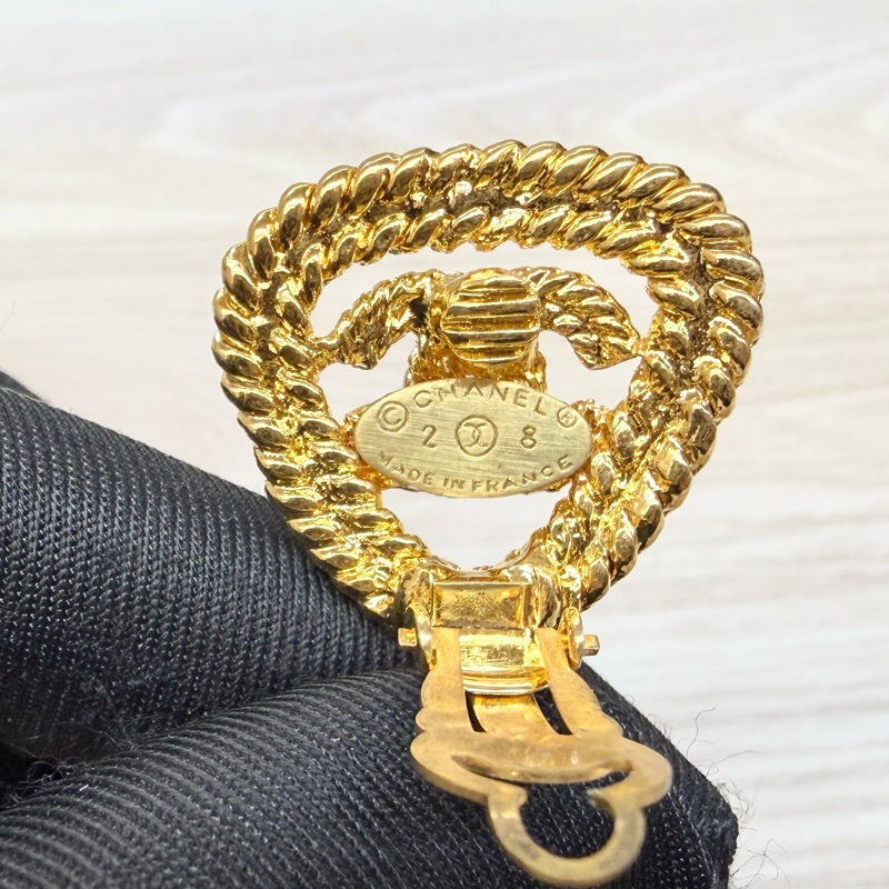 CHANEL金色vintage圓形簍空雙C耳夾 復古-12