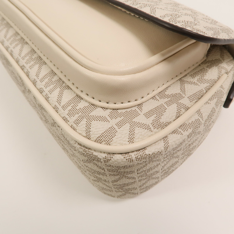 Michael Kors 塗層帆布Jet Set Travel Flap肩背袋-11