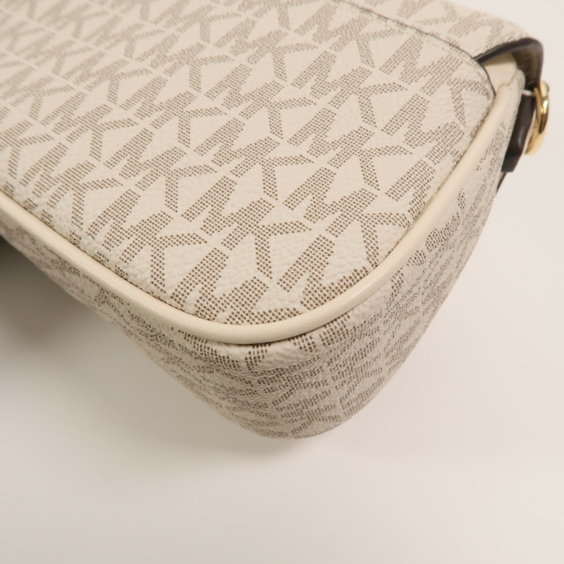 Michael Kors 塗層帆布Jet Set Travel Flap肩背袋-13