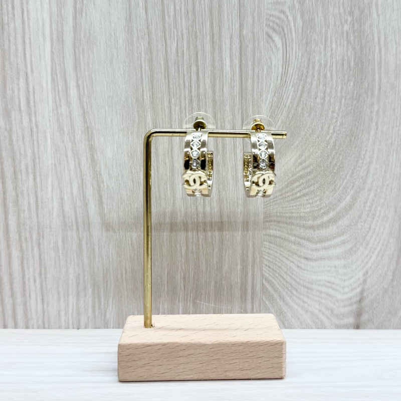 Chanel淡金半圓13顆水鑽雙C耳環-2