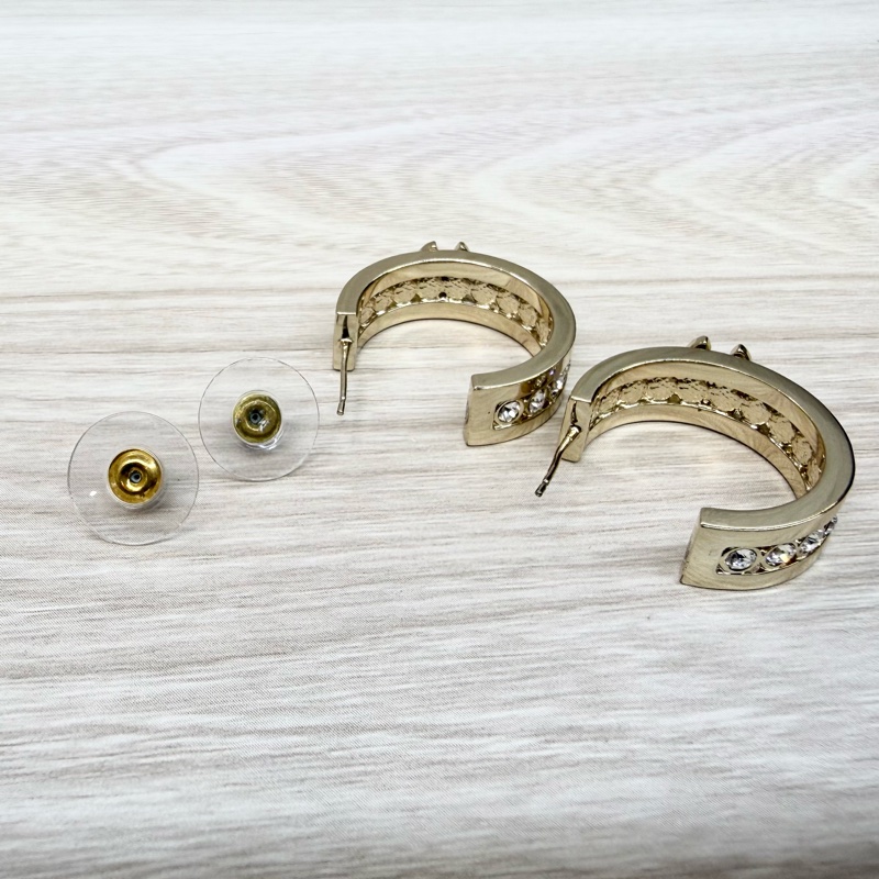 Chanel淡金半圓13顆水鑽雙C耳環-8