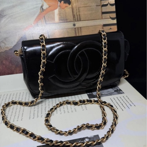 香奈兒 黑色皮革 漆皮皮革 連鏡子小包 化妝包 鏈條 chanel WOC / 側背包/斜背包