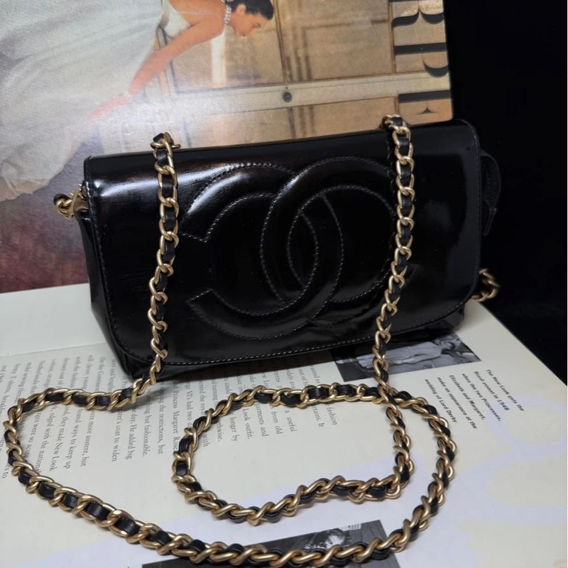 香奈兒 黑色皮革 漆皮皮革 連鏡子小包 化妝包 鏈條 chanel WOC / 側背包/斜背包-0