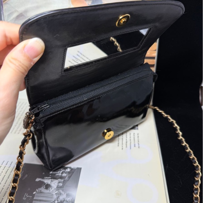 香奈兒 黑色皮革 漆皮皮革 連鏡子小包 化妝包 鏈條 chanel WOC / 側背包/斜背包-11
