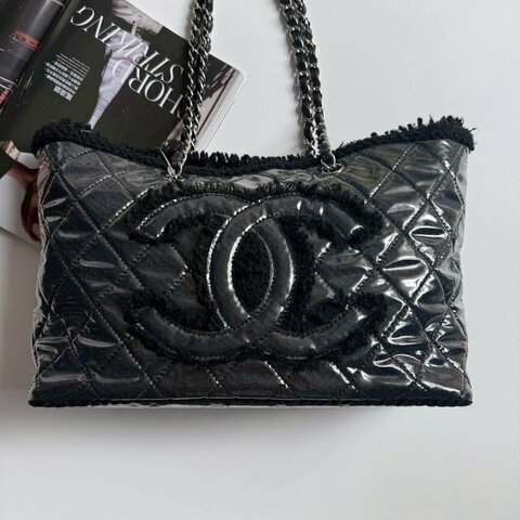 🎊絕版款式 Chanel 黑色透明大雙C毛絨肩背包