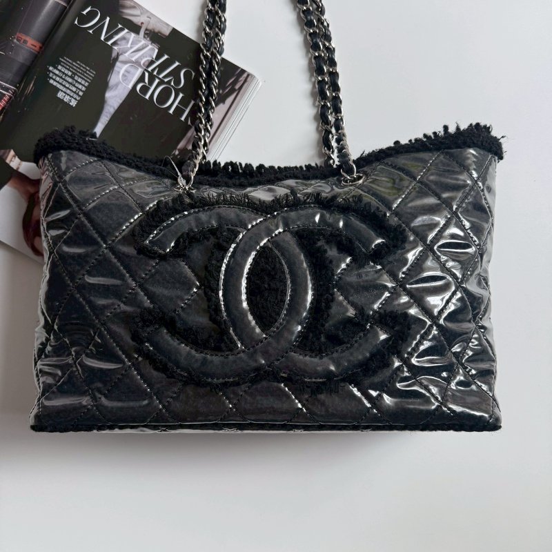 🎊絕版款式 Chanel 黑色透明大雙C毛絨肩背包-0