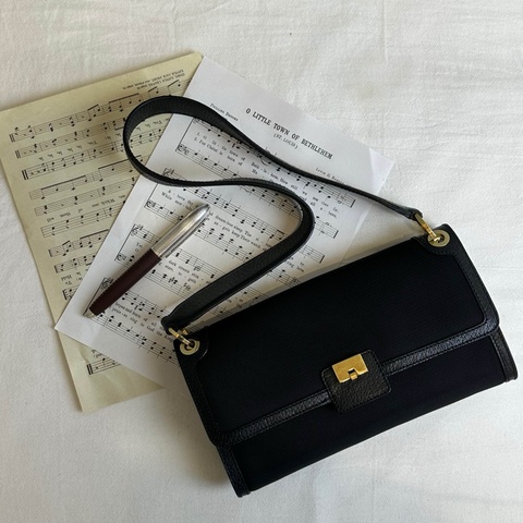 【赫蒂國際精品】Ferragamo 菲拉格慕 經典金屬扣環包 vintage