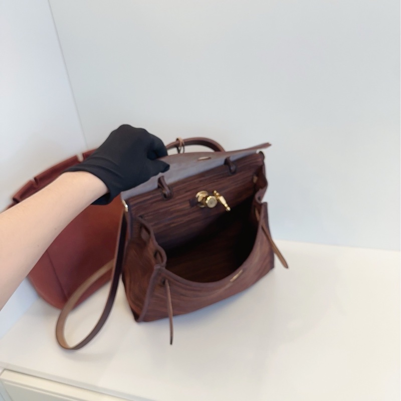 ✨絕版 Herbag31 大地色羊切皮 外縫金扣 因工藝過於繁複已停產 98新-9