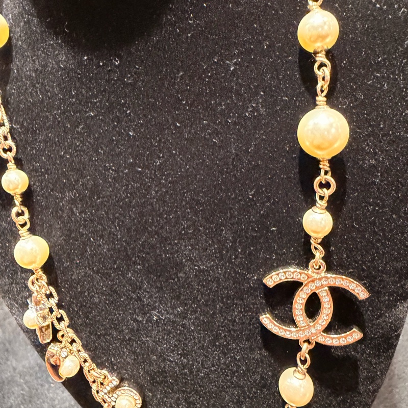 Chanel 的淡金水鑽珍珠吊飾長項鍊雙C數字5星星愛心-0