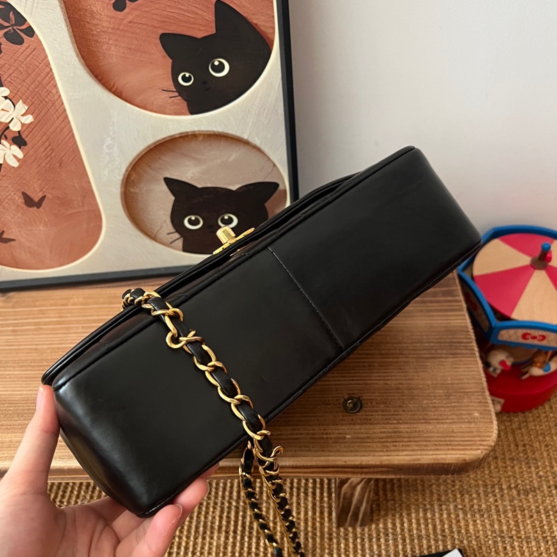 ✨Chanel vintage 黑金羊皮黛妃包 菱格飽滿 很漂亮😍-7