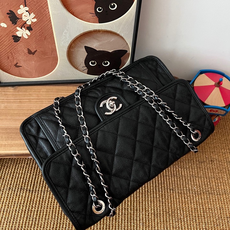 ✨Chanel 黑銀荔枝皮機場包 容量大 超級酷😎-6