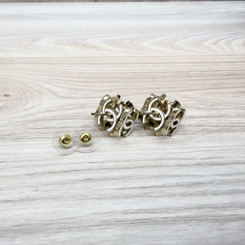 Chanel淡金琺瑯立體雙C耳環-4