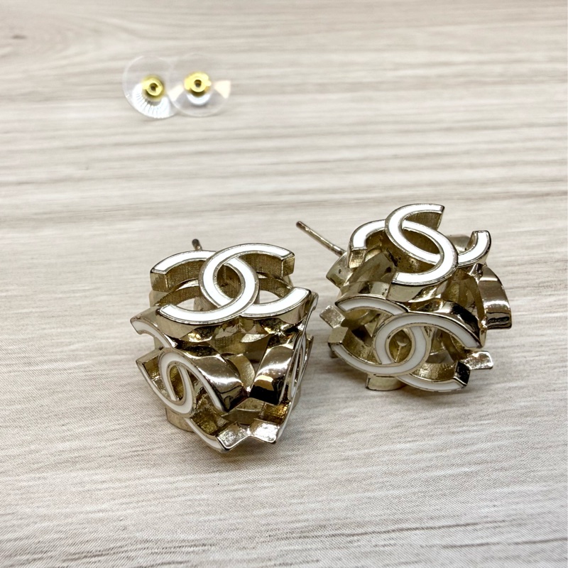 Chanel淡金琺瑯立體雙C耳環-6