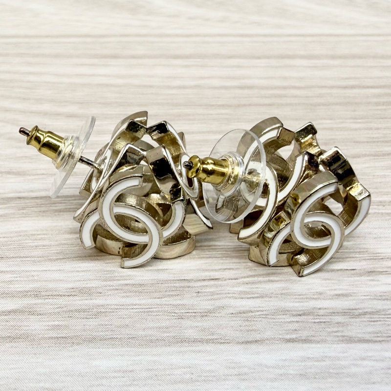 Chanel淡金琺瑯立體雙C耳環-9