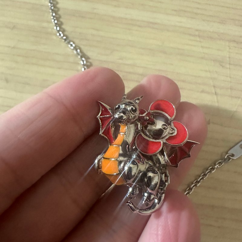 (有購買證明)Louis Vuitton龍年限量項鍊-0