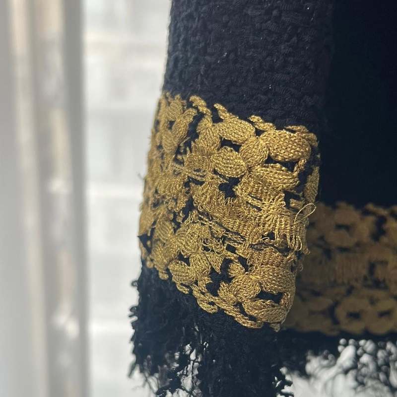 Chanel大都會系列黑金流蘇亞克力扣外套 34碼-6