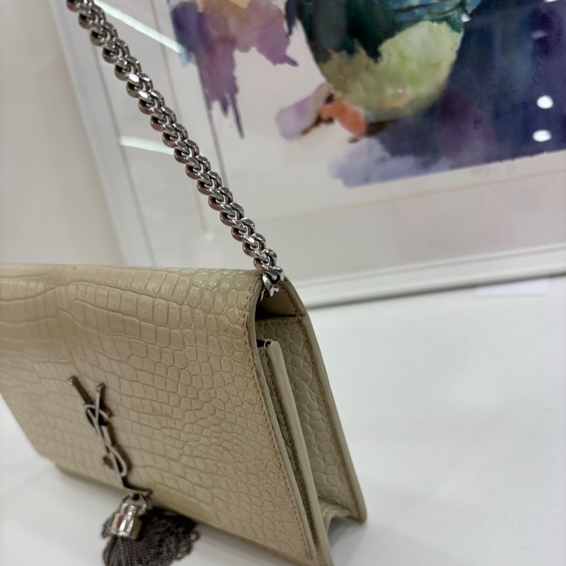 YSL 聖羅蘭 白銀鱷魚壓花kate鏈包 尺寸19*4*12-3