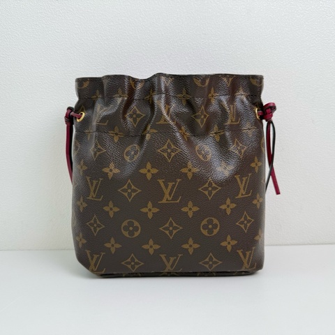 Louis  Vuitton /路易威登消息 棕色老花塗層帆布福袋手拿包 金扣 底長20cm