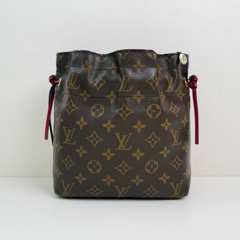 Louis  Vuitton /路易威登消息 棕色老花塗層帆布福袋手拿包 金扣 底長20cm-2