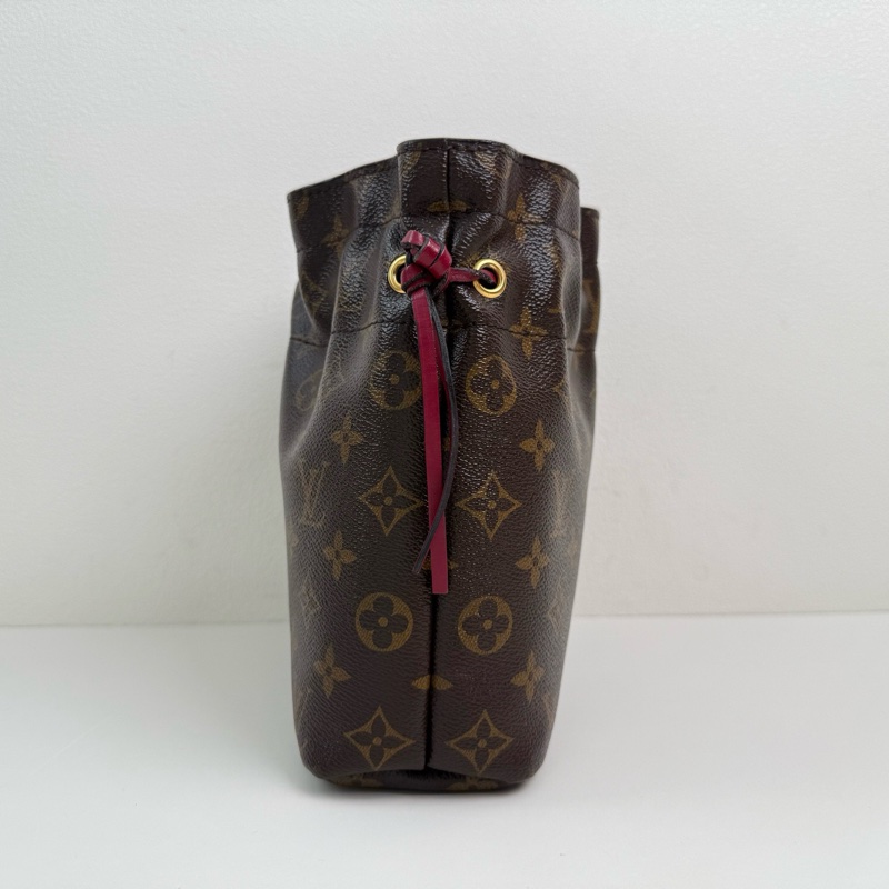 Louis  Vuitton /路易威登消息 棕色老花塗層帆布福袋手拿包 金扣 底長20cm-4