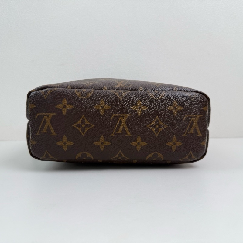 Louis  Vuitton /路易威登消息 棕色老花塗層帆布福袋手拿包 金扣 底長20cm-5