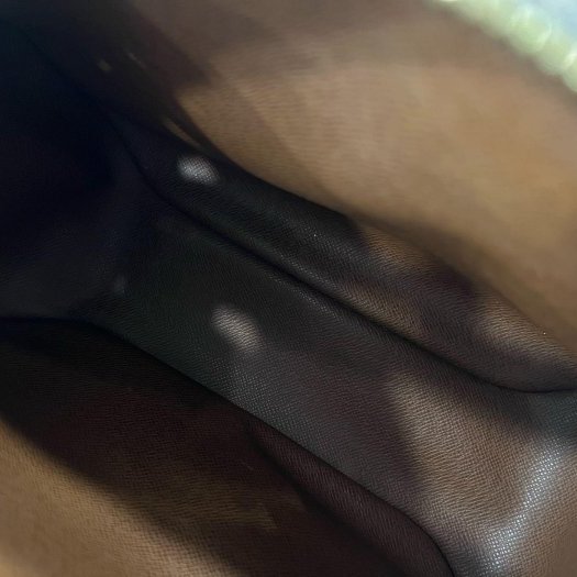 東區正精品㊣LOUIS VUITTON LV M51221 字紋前口袋拉鍊斜背包蘋果包柏芝包 RZ6391-10