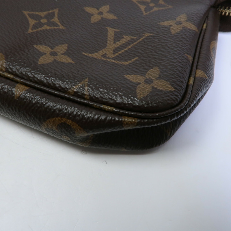 LOUIS VUITTON Monogram Mini Pochette Accessoires鏈帶手挽袋-9