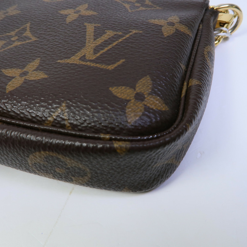 LOUIS VUITTON Monogram Mini Pochette Accessoires鏈帶手挽袋-11
