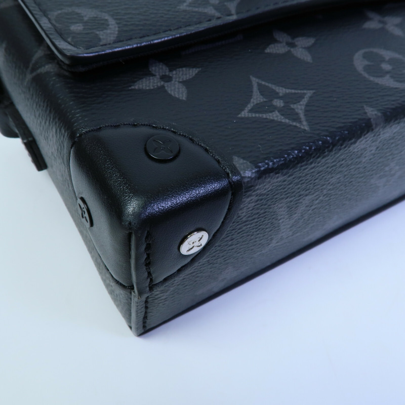 LOUIS VUITTON Monogram Eclipse Steamer Wearable Wallet肩背袋-8