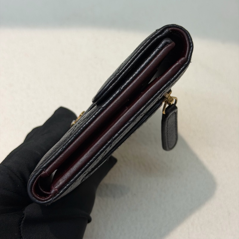 CHANEL 黑金色荔枝牛皮短夾 XC377-3