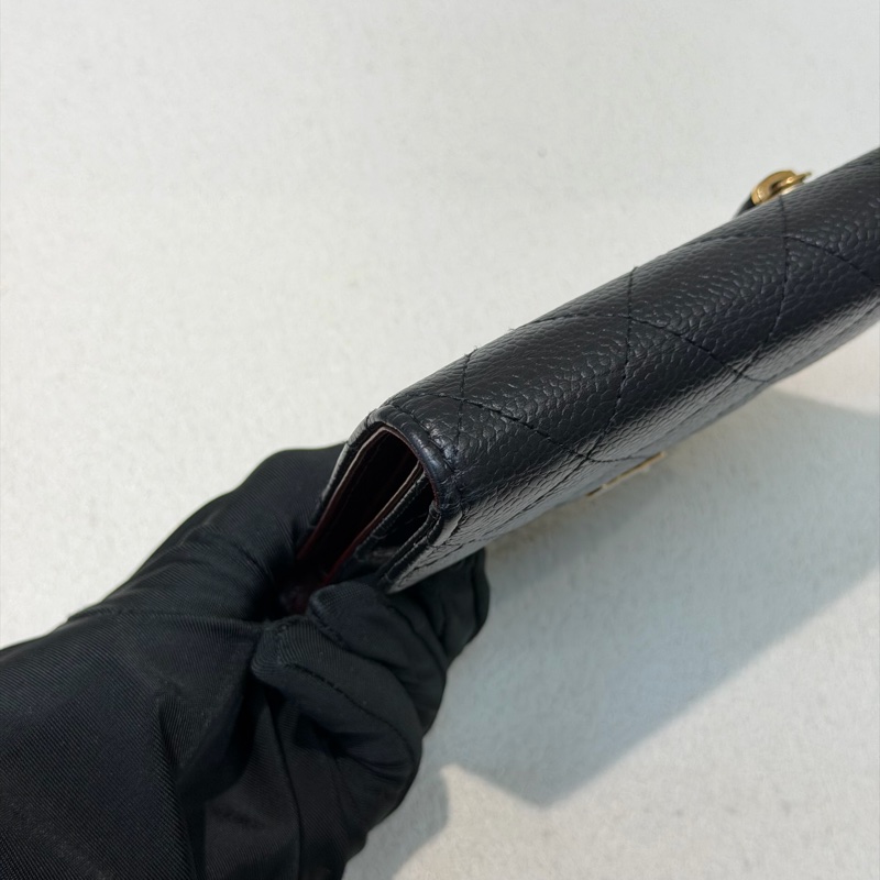 CHANEL 黑金色荔枝牛皮短夾 XC377-8