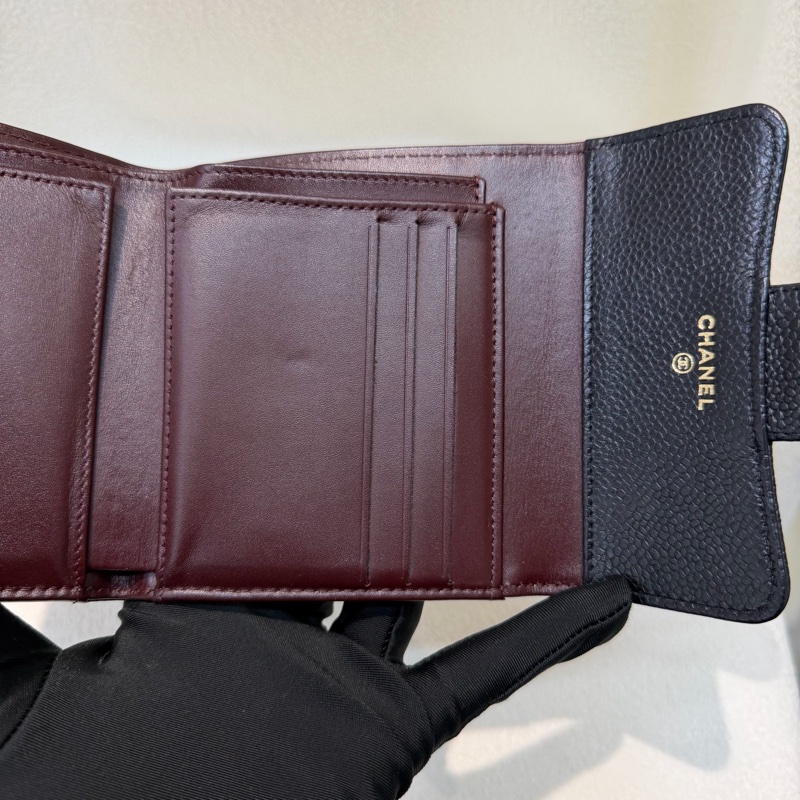 CHANEL 黑金色荔枝牛皮短夾 XC377-12