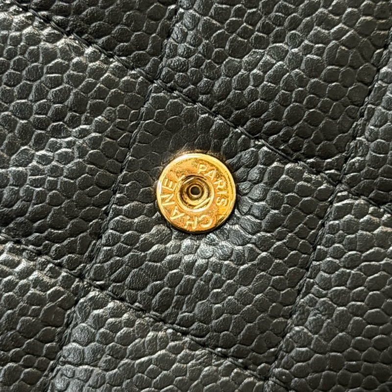 CHANEL 黑金色荔枝牛皮短夾 XC377-29