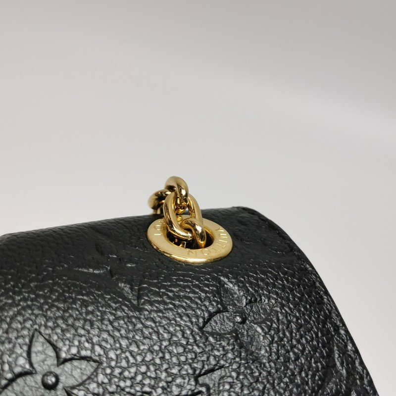 Louis Vuitton (LV) Vavin小號牛皮壓花純色鎖扣單肩包-11